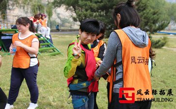 幼兒園教師團(tuán)隊(duì)凝聚力拓展訓(xùn)練