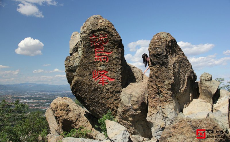 北京海淀春游踏青團(tuán)建好去處推薦四：鷲峰數(shù)百株梅花迎春