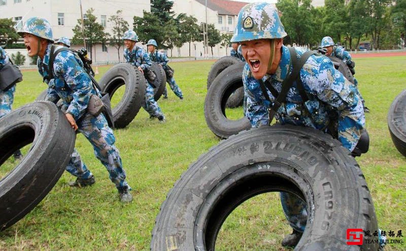 軍事拓展項(xiàng)目翻輪胎