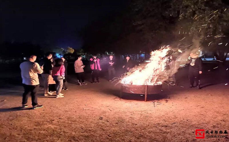 蘇州太湖牛仔風(fēng)情度假村團(tuán)建活動(dòng)篝火晚會(huì)