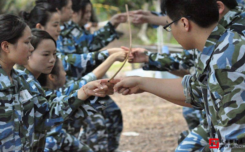 團建項目齊眉棍圖片